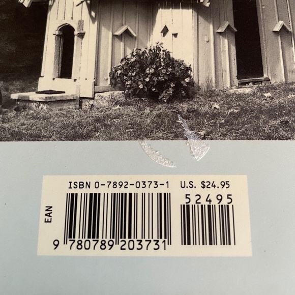 Barkitecture book of custom dog houses - Picture 6 of 6